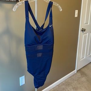 WOMEN NIKE ONE PIECE SWIMSUIT
